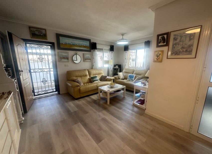 3 bedroom Townhouse for sale in Entre Naranjos with pool - € 180,000 (Ref: 9487237)