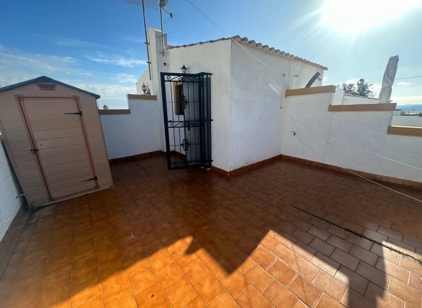 3 bedroom Townhouse for sale in Entre Naranjos with pool - € 180,000 (Ref: 9487237)