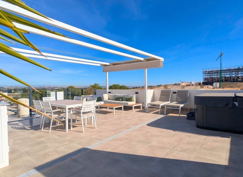 2 bedroom Penthouse for sale in San Miguel de Salinas with pool - € 299,000 (Ref: 9487238)