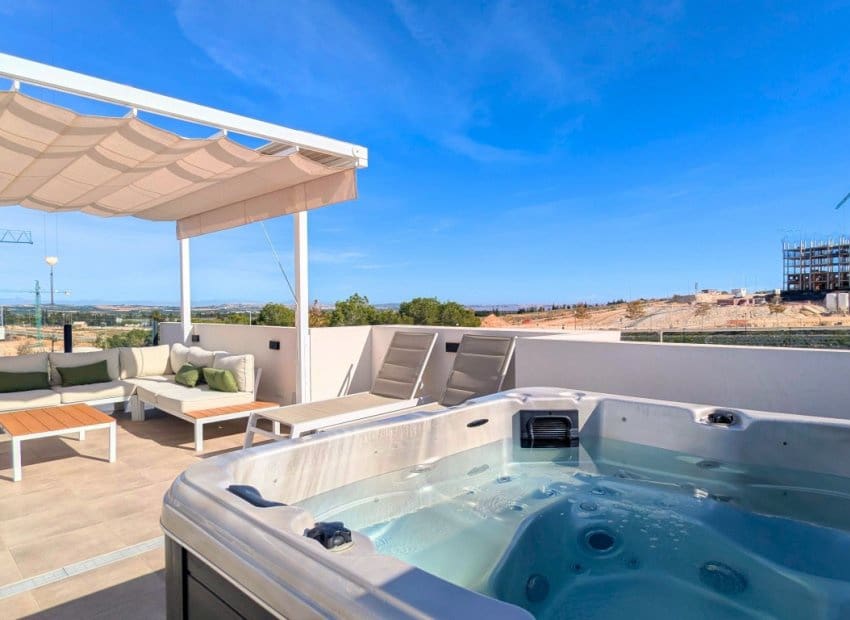 2 bedroom Penthouse for sale in San Miguel de Salinas with pool - € 299,000 (Ref: 9487238)