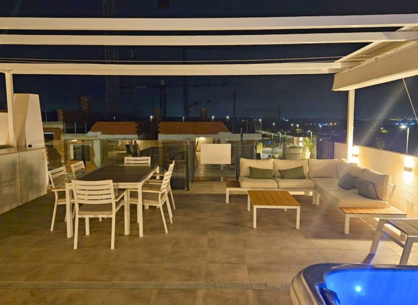 2 bedroom Penthouse for sale in San Miguel de Salinas with pool - € 299,000 (Ref: 9487238)