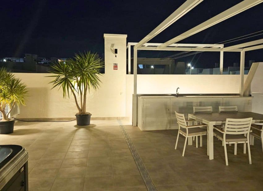 2 bedroom Penthouse for sale in San Miguel de Salinas with pool - € 299,000 (Ref: 9487238)