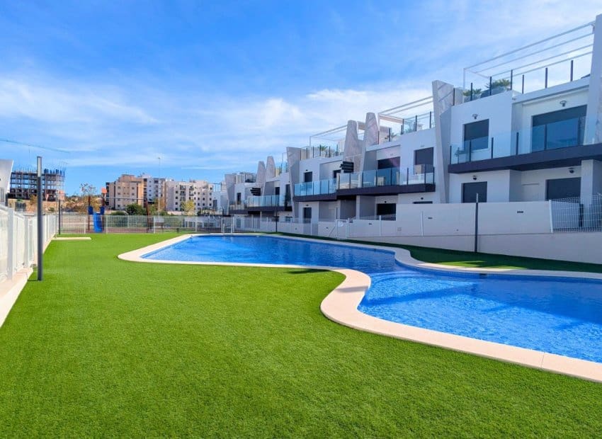 2 bedroom Penthouse for sale in San Miguel de Salinas with pool - € 299,000 (Ref: 9487238)