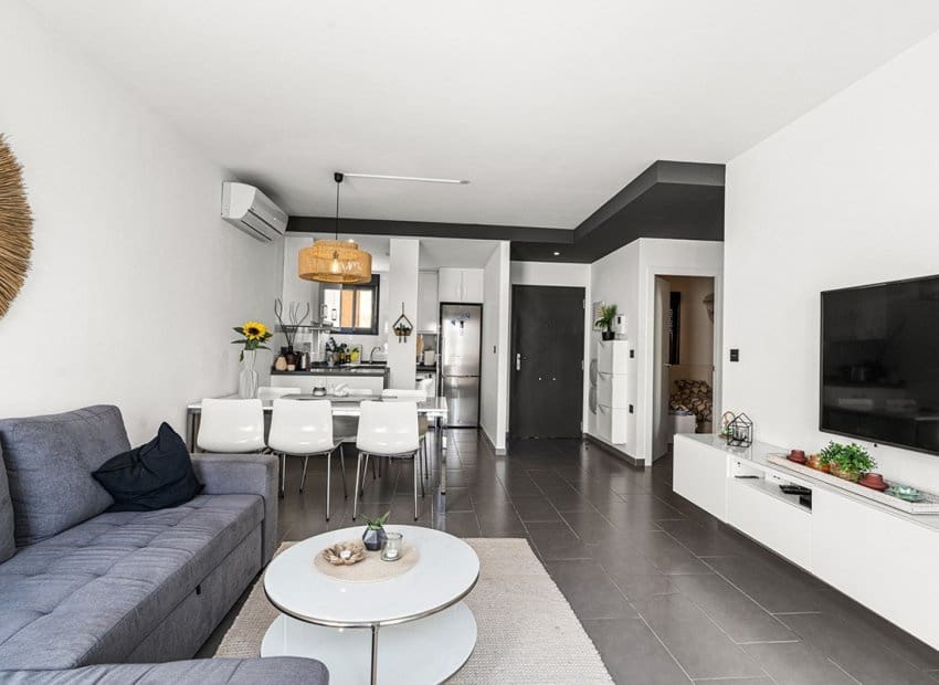 2 slaapkamer Penthouse te koop in Orihuela Costa met zwembad - € 319.000 (Ref: 9488504)