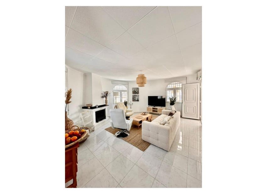 3 soverom Villa til salgs i San Luis med svømmebasseng - € 645 000 (Ref: 9489990)