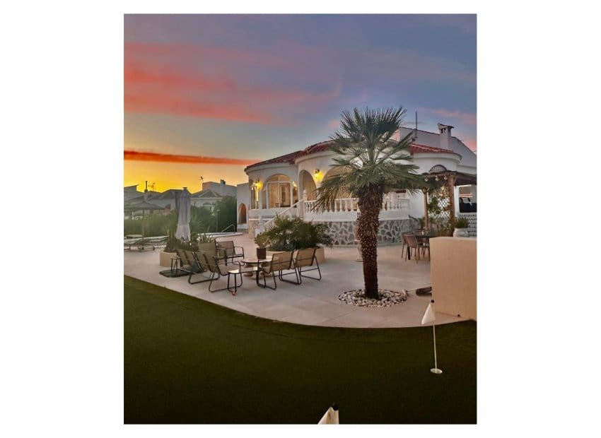 3 soverom Villa til salgs i San Luis med svømmebasseng - € 645 000 (Ref: 9489990)