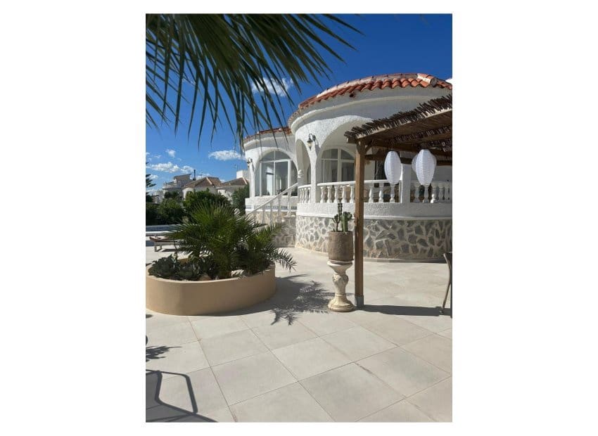 3 soverom Villa til salgs i San Luis med svømmebasseng - € 645 000 (Ref: 9489990)