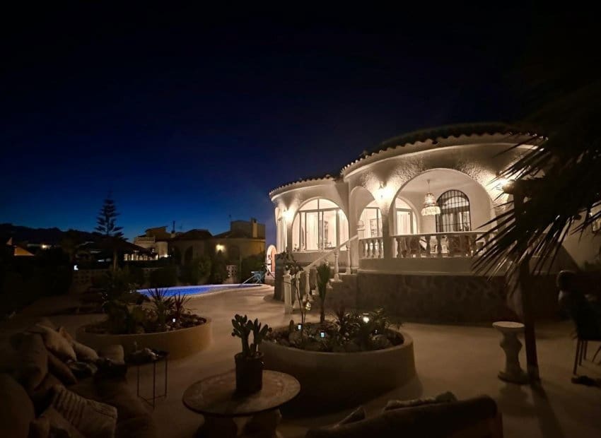 3 soverom Villa til salgs i San Luis med svømmebasseng - € 645 000 (Ref: 9489990)