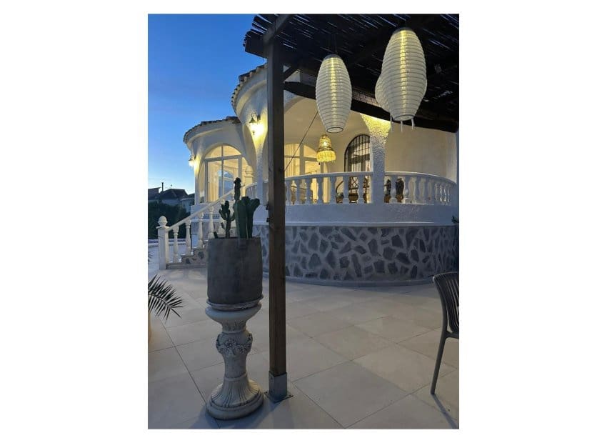 3 soverom Villa til salgs i San Luis med svømmebasseng - € 645 000 (Ref: 9489990)