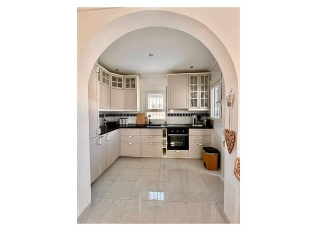 3 soverom Villa til salgs i San Luis, Torrevieja med svømmebasseng - € 645 000 (Ref: 9489990)