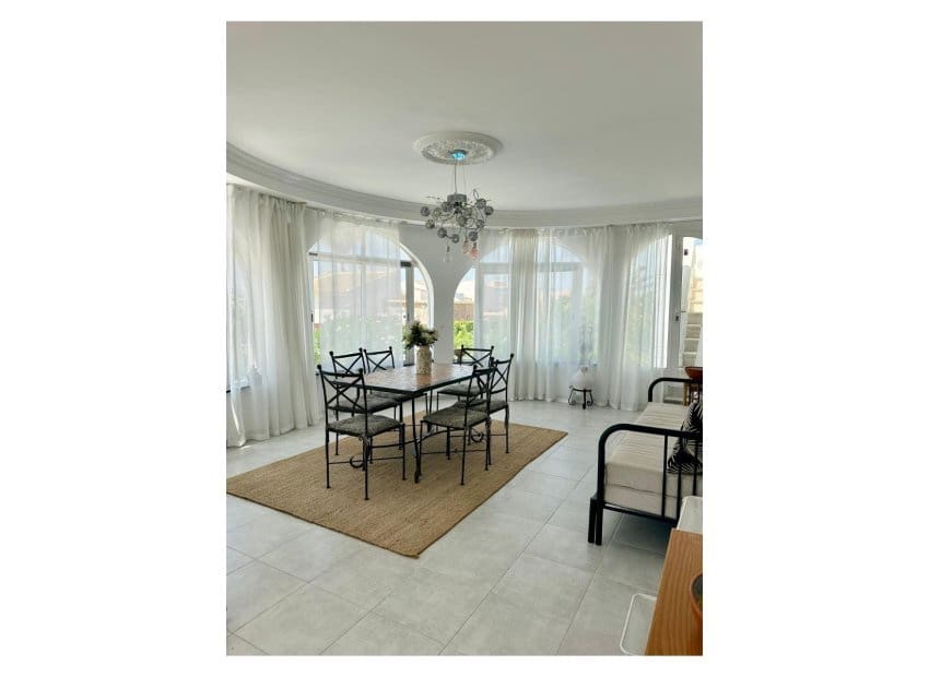 3 soverom Villa til salgs i San Luis med svømmebasseng - € 645 000 (Ref: 9489990)