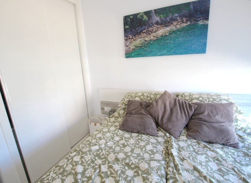 2 bedroom Apartment for sale in Villamartin - € 235,000 (Ref: 9492699)