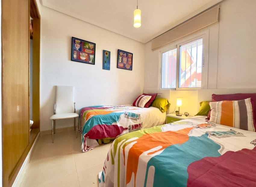 2 soverom Bungalow til salgs i Orihuela Costa med svømmebasseng - € 265 000 (Ref: 9492701)