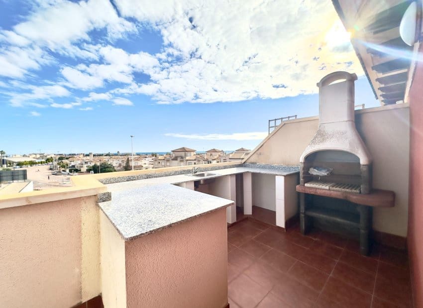 2 soverom Bungalow til salgs i Orihuela Costa med svømmebasseng - € 265 000 (Ref: 9492701)