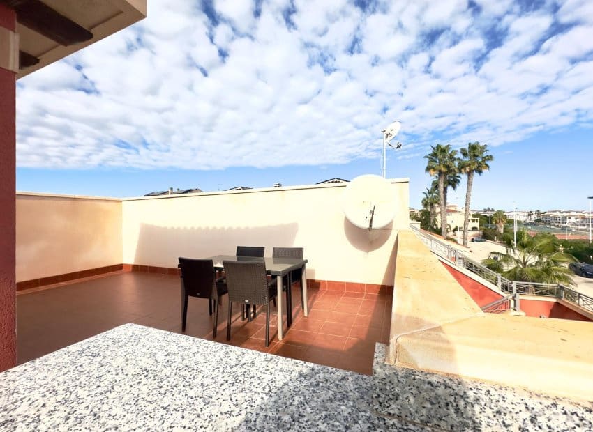 2 soverom Bungalow til salgs i Orihuela Costa med svømmebasseng - € 265 000 (Ref: 9492701)