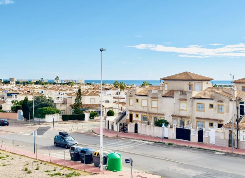 2 soverom Bungalow til salgs i Orihuela Costa med svømmebasseng - € 265 000 (Ref: 9492701)