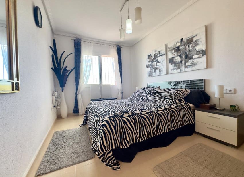 2 soverom Bungalow til salgs i Orihuela Costa med svømmebasseng - € 265 000 (Ref: 9492701)