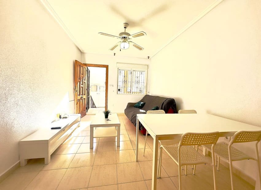 2 bedroom Bungalow for sale in Playa Flamenca with pool - € 132,000 (Ref: 9495361)