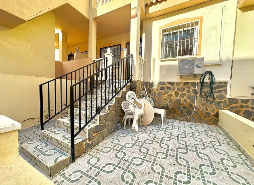 2 bedroom Bungalow for sale in Playa Flamenca with pool - € 132,000 (Ref: 9495361)