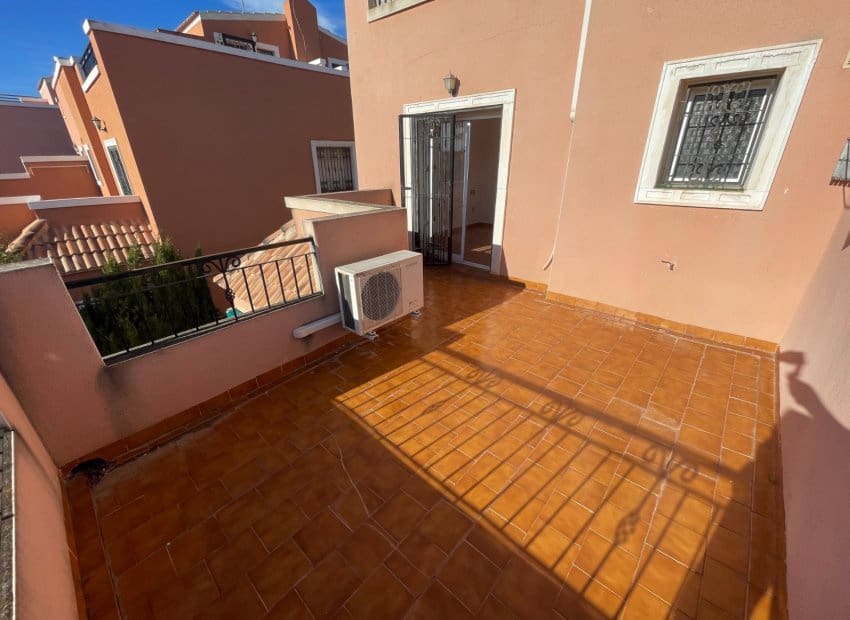 3 sovrum Semi-fristående Villa till salu i Los Montesinos med pool - 273 000 € (Ref: 9495362)