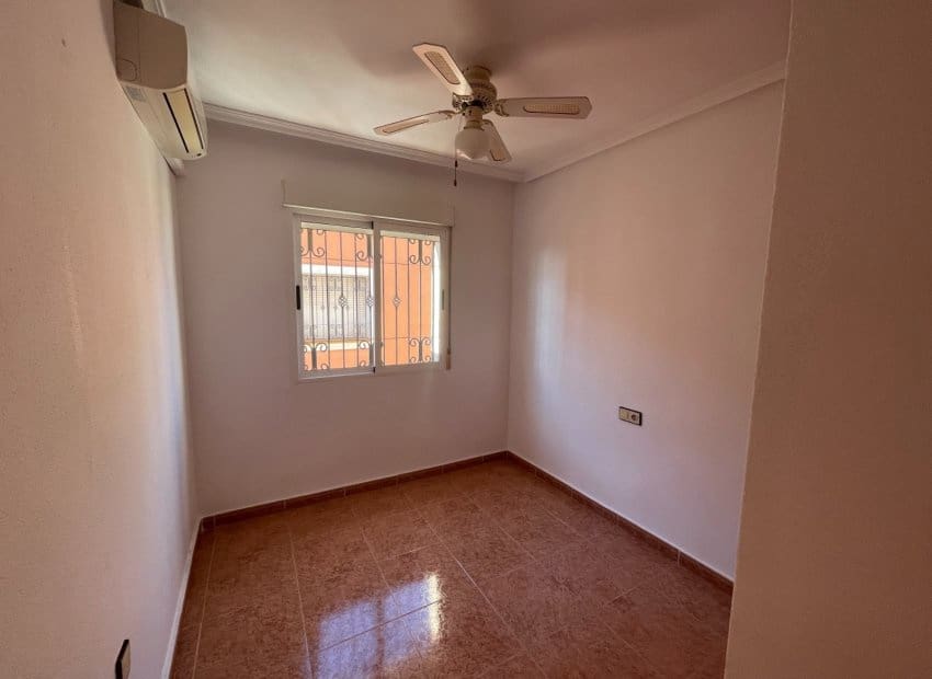 3 sovrum Semi-fristående Villa till salu i Los Montesinos med pool - 273 000 € (Ref: 9495362)