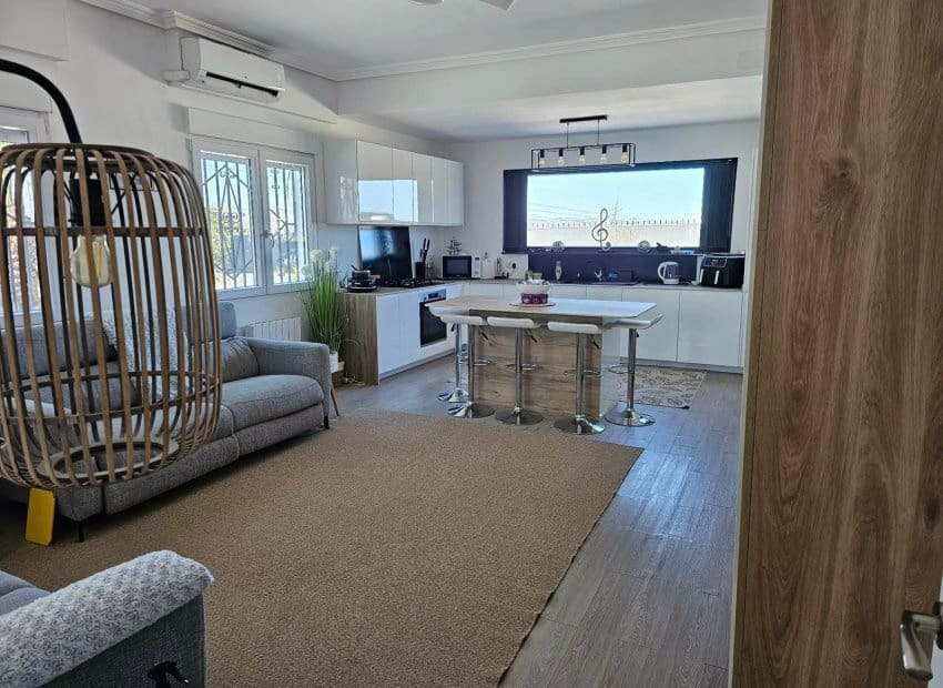 4 bedroom Villa for sale in San Fulgencio with pool - € 520,000 (Ref: 9495366)