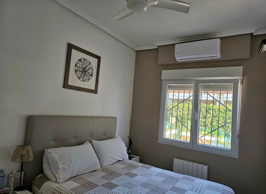 4 bedroom Villa for sale in San Fulgencio with pool - € 520,000 (Ref: 9495366)