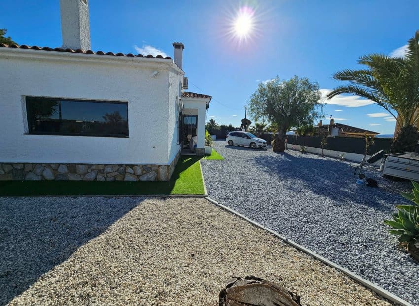4 bedroom Villa for sale in San Fulgencio with pool - € 520,000 (Ref: 9495366)