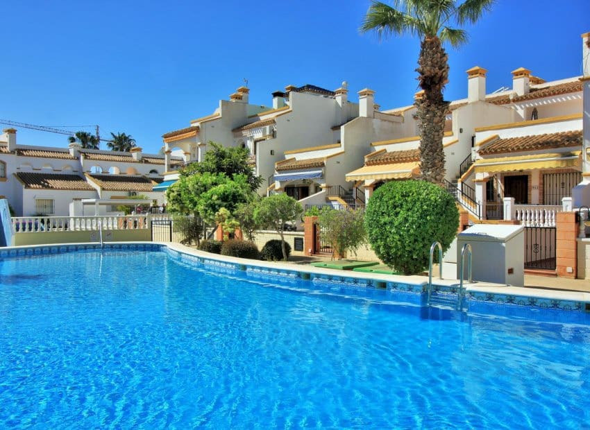 2 soverom Hus til salgs i Los Dolses med svømmebasseng - € 229 995 (Ref: 9500648)