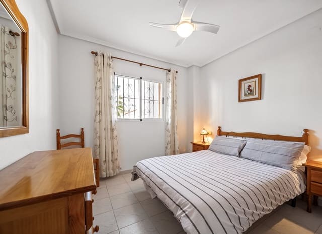 Apartamento de 2 habitaciones en Cañada del Molino, Torrevieja en venta con piscina - 189.900 € (Ref: 9500650)