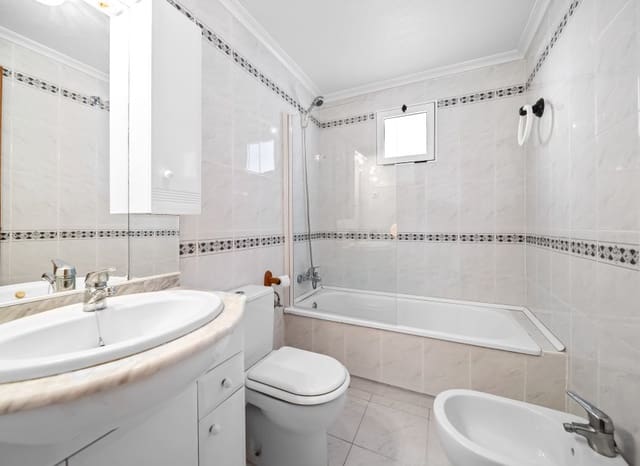 Apartamento de 2 habitaciones en Cañada del Molino, Torrevieja en venta con piscina - 189.900 € (Ref: 9500650)