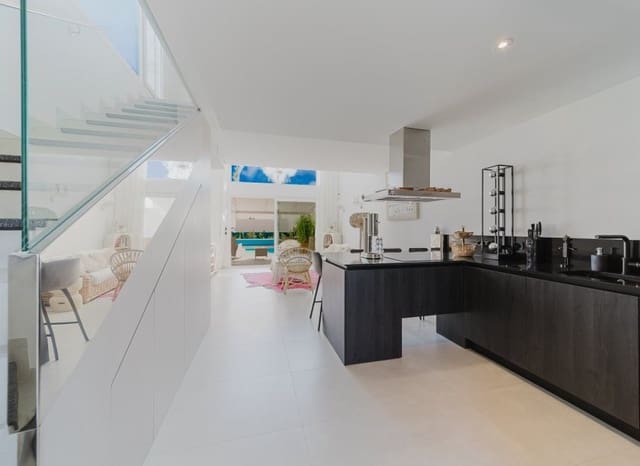 3 bedroom Semi-detached Villa for sale in Algorfa with pool - € 525,000 (Ref: 9500651)