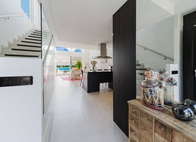 3 bedroom Semi-detached Villa for sale in Algorfa with pool - € 525,000 (Ref: 9500651)