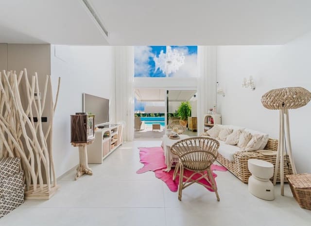 3 bedroom Semi-detached Villa for sale in Algorfa with pool - € 525,000 (Ref: 9500651)