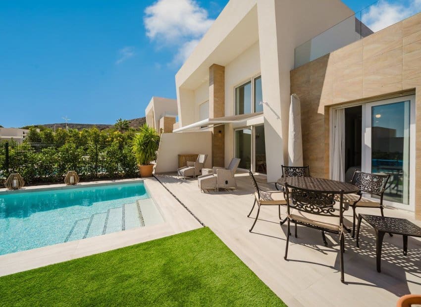 3 bedroom Semi-detached Villa for sale in Algorfa with pool - € 525,000 (Ref: 9500651)