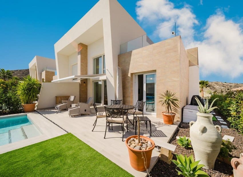 3 bedroom Semi-detached Villa for sale in Algorfa with pool - € 525,000 (Ref: 9500651)