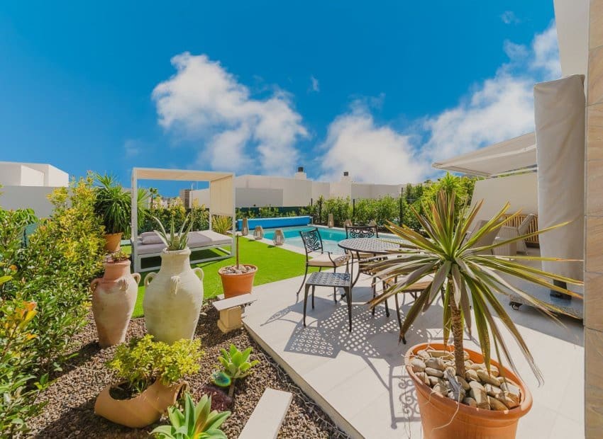 3 bedroom Semi-detached Villa for sale in Algorfa with pool - € 525,000 (Ref: 9500651)