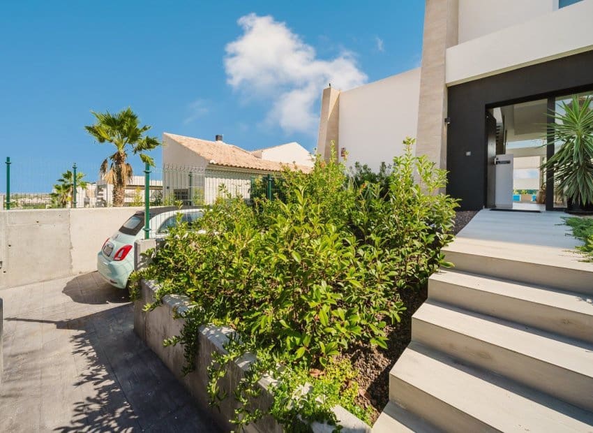 3 bedroom Semi-detached Villa for sale in Algorfa with pool - € 525,000 (Ref: 9500651)