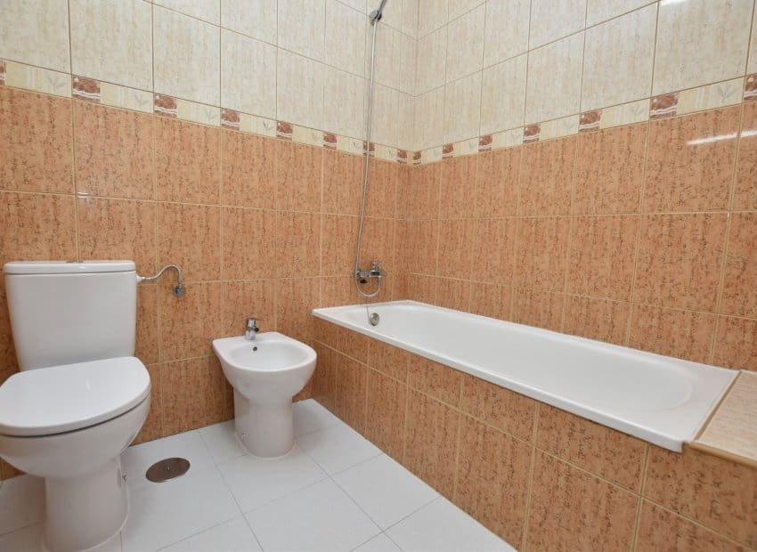 3 sovrum Hus till salu i Torrevieja med pool - 149 000 € (Ref: 9503502)