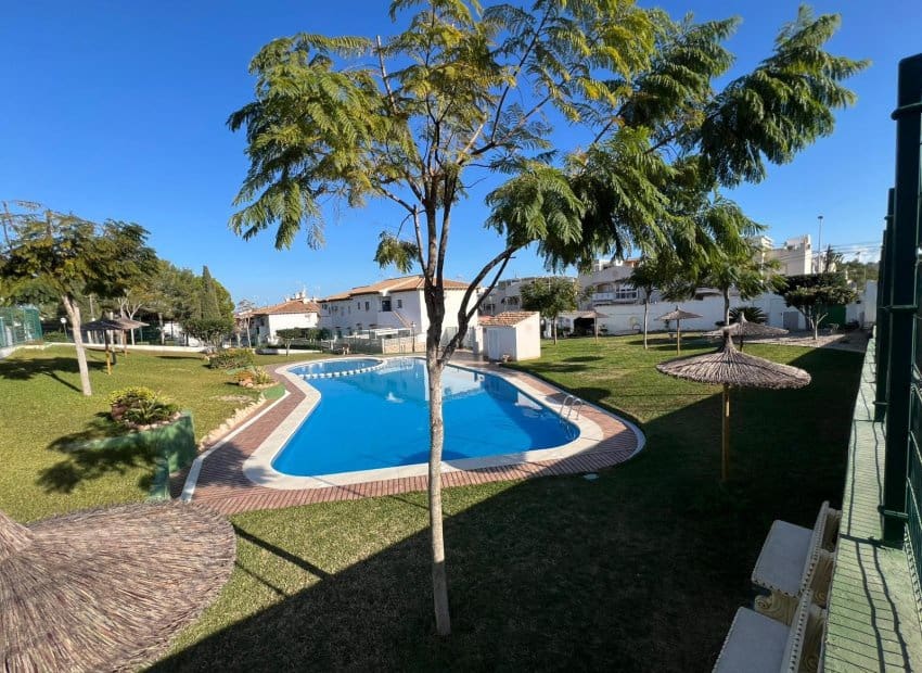 3 sovrum Hus till salu i Torrevieja med pool - 149 000 € (Ref: 9503502)