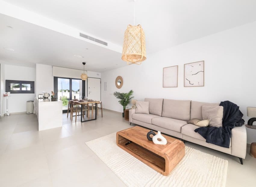 2 bedroom Apartment for sale in Pilar de la Horadada with pool - € 299,000 (Ref: 9503504)