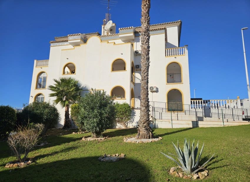 2 bedroom Apartment for sale in La Zenia with pool - € 174,950 (Ref: 9503505)