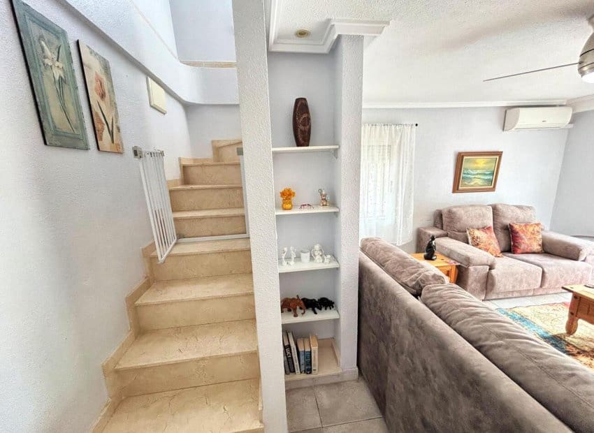 4 bedroom Townhouse for sale in Villamartin with pool - € 249,900 (Ref: 9503506)