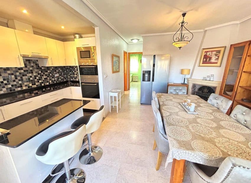 4 bedroom Townhouse for sale in Villamartin with pool - € 249,900 (Ref: 9503506)