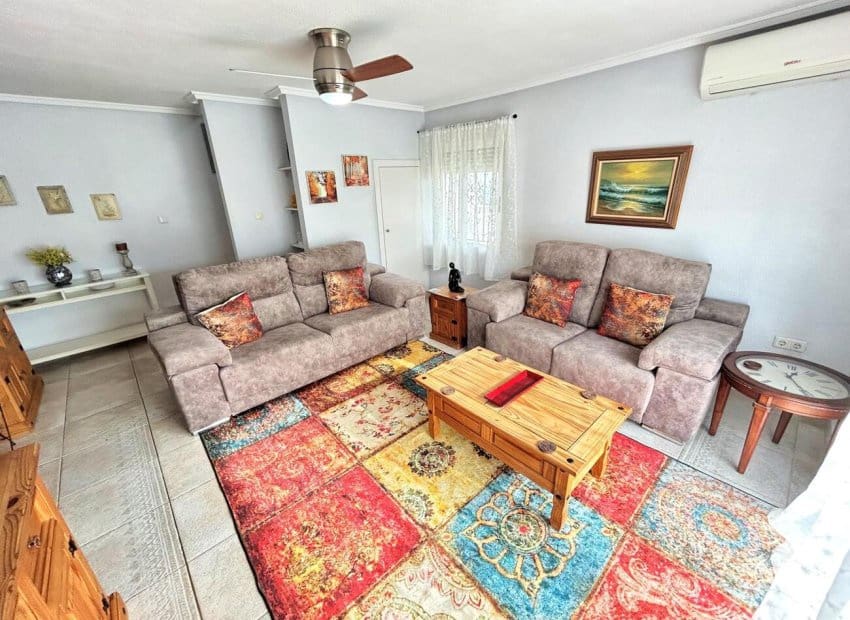 4 bedroom Townhouse for sale in Villamartin with pool - € 249,900 (Ref: 9503506)