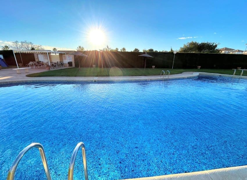 4 bedroom Townhouse for sale in Villamartin with pool - € 249,900 (Ref: 9503506)