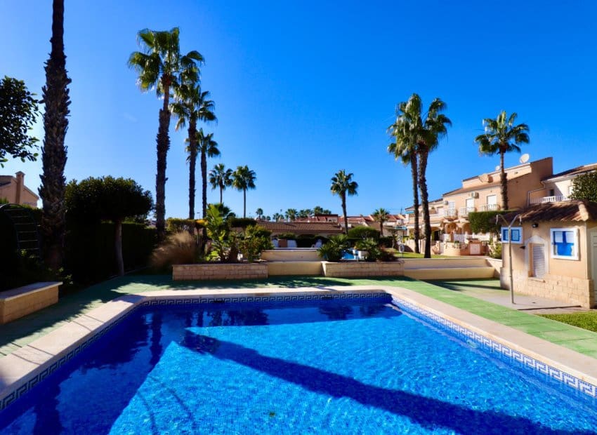 3 camera da letto Casa in vendita in Dona Pepa con piscina - 249.950 € (Rif: 9503507)