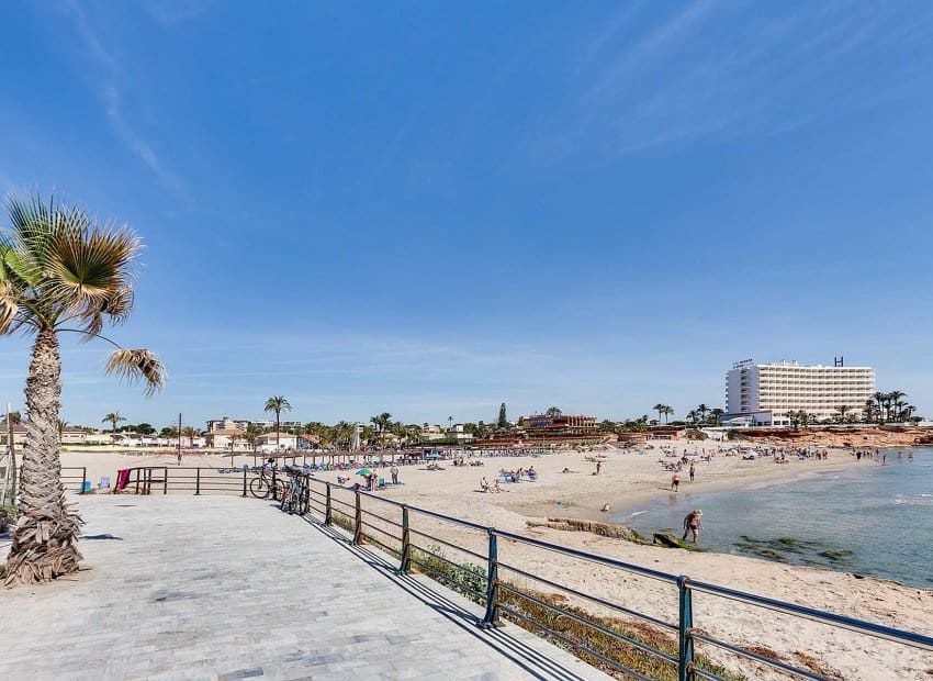 3 bedroom Villa for sale in La Zenia with pool - € 890,000 (Ref: 9503509)