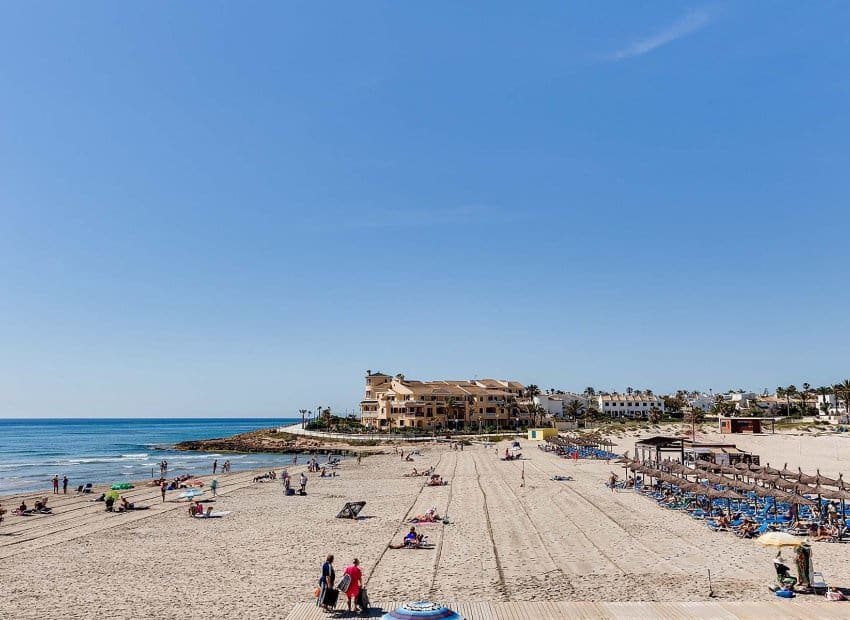 3 bedroom Villa for sale in La Zenia with pool - € 890,000 (Ref: 9503509)