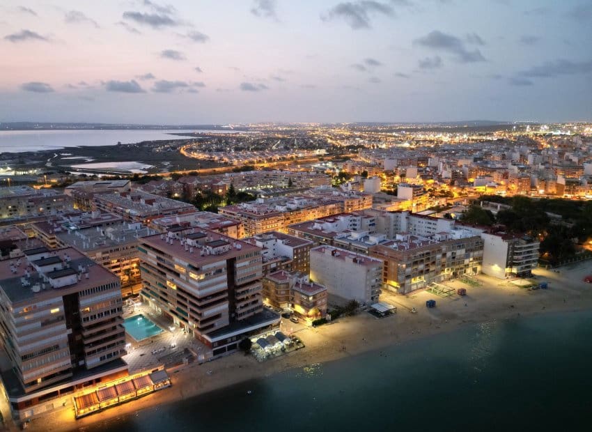 3 bedroom Beach Apartment for sale in Torrevieja - € 289,000 (Ref: 9510272)